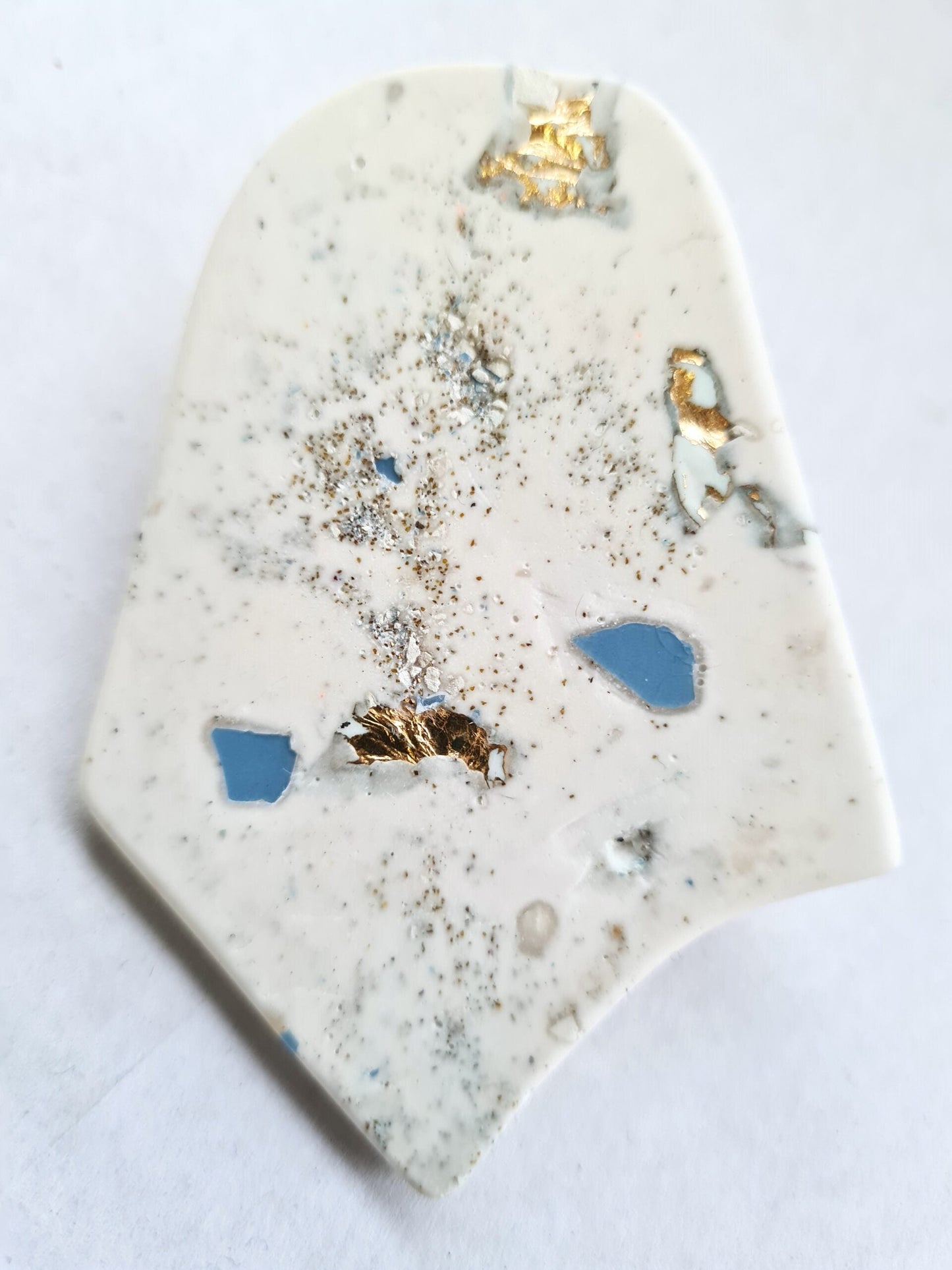 Pin – shield shape