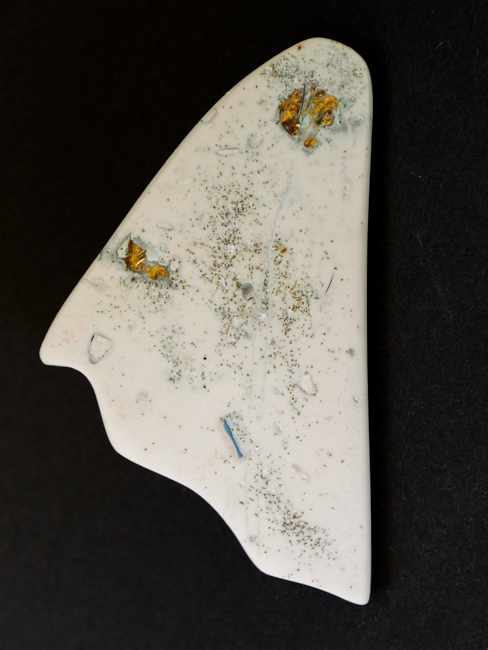 Jesmonite pin with gold leaf and ceramic shards