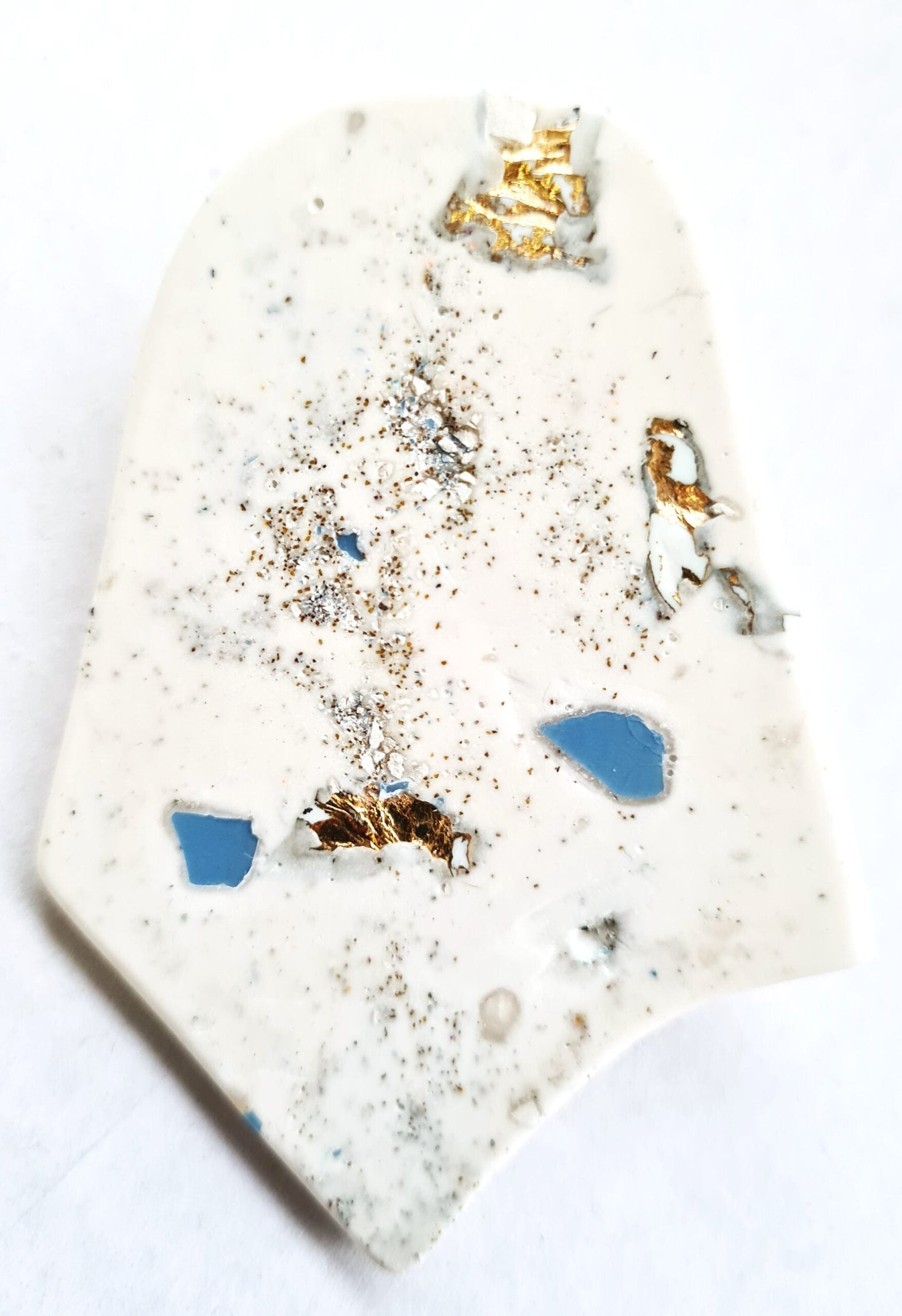 Pin – shield shape