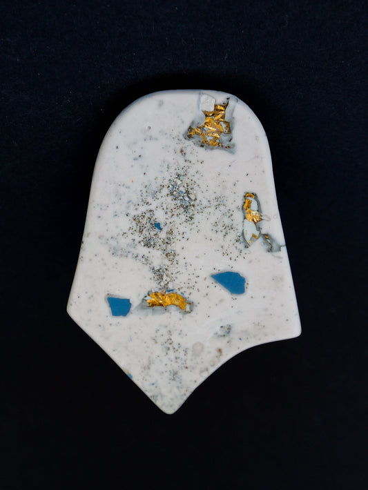 Pin – shield shape
